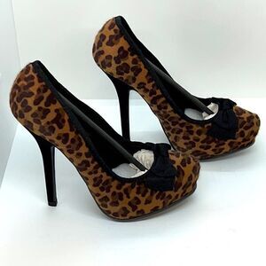 Sexy Leopard Print High Heels. Size 6.